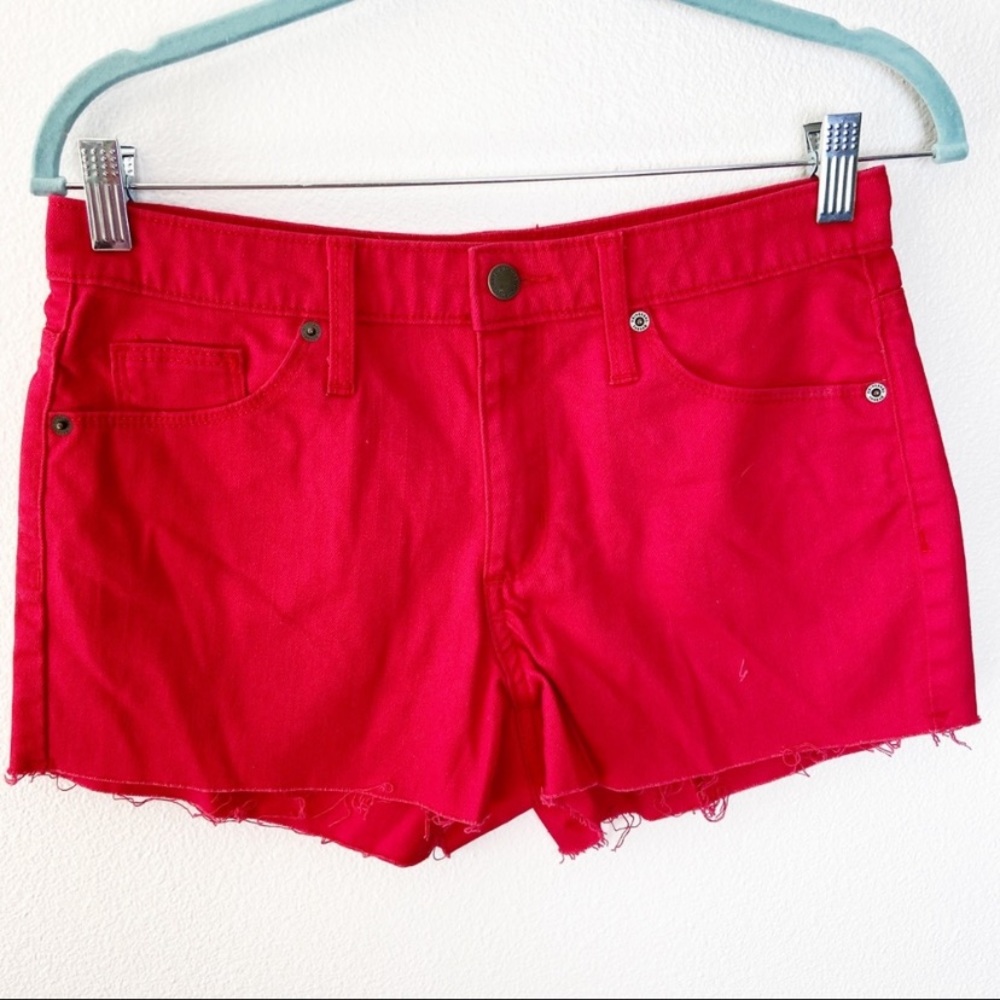 Universal threads NWOT red high rise shortie 6